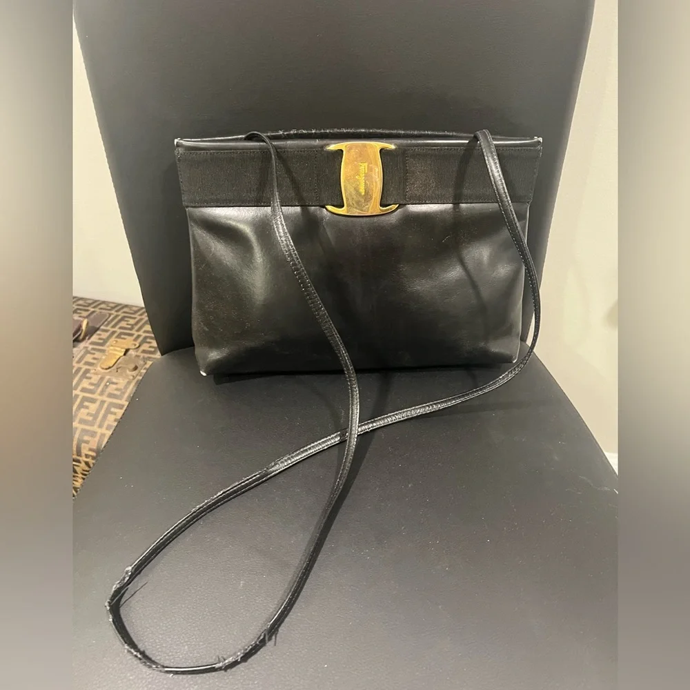 Authentic Ferragamo Black Leather crossbody Handbag - Picture 2 of 13